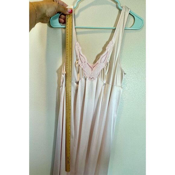 Vintage Vanity Fair Sexy Women's White Nightgown Small - Picture 8 of 13